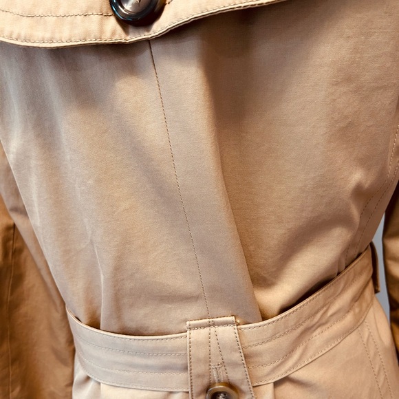 Massimo Dutti Trench Coat - fall and spring wear - Picture 10 of 14